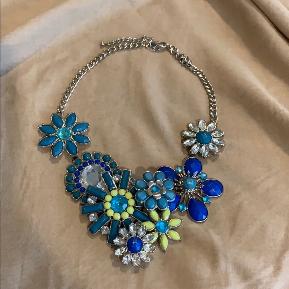 Statement necklace